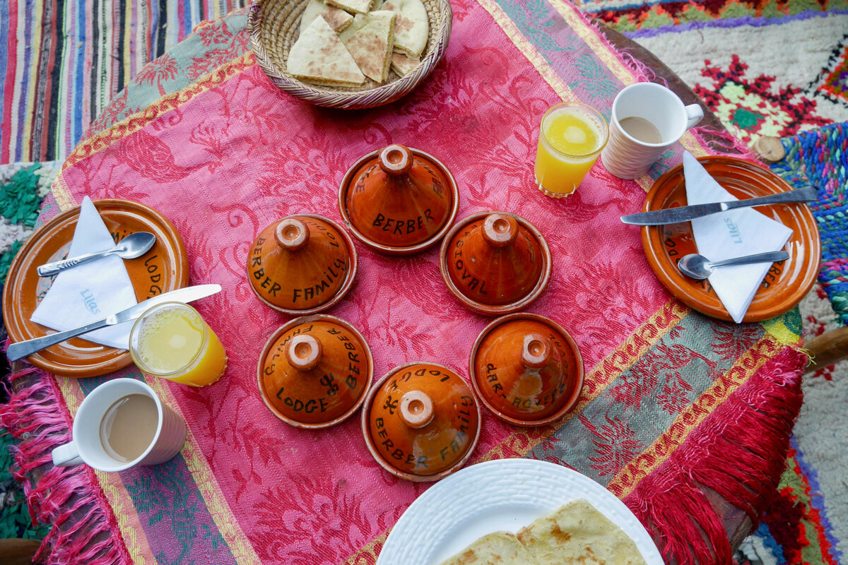 Petit déjeuner marocain après le vol en montgolfière