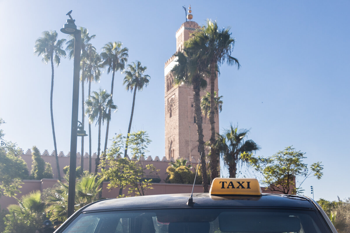 Enseigne d'un taxi à Marrakech
