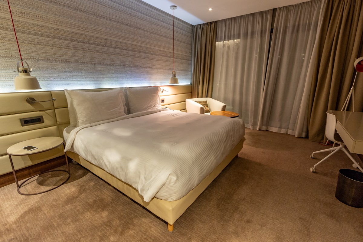 Dans la chambre