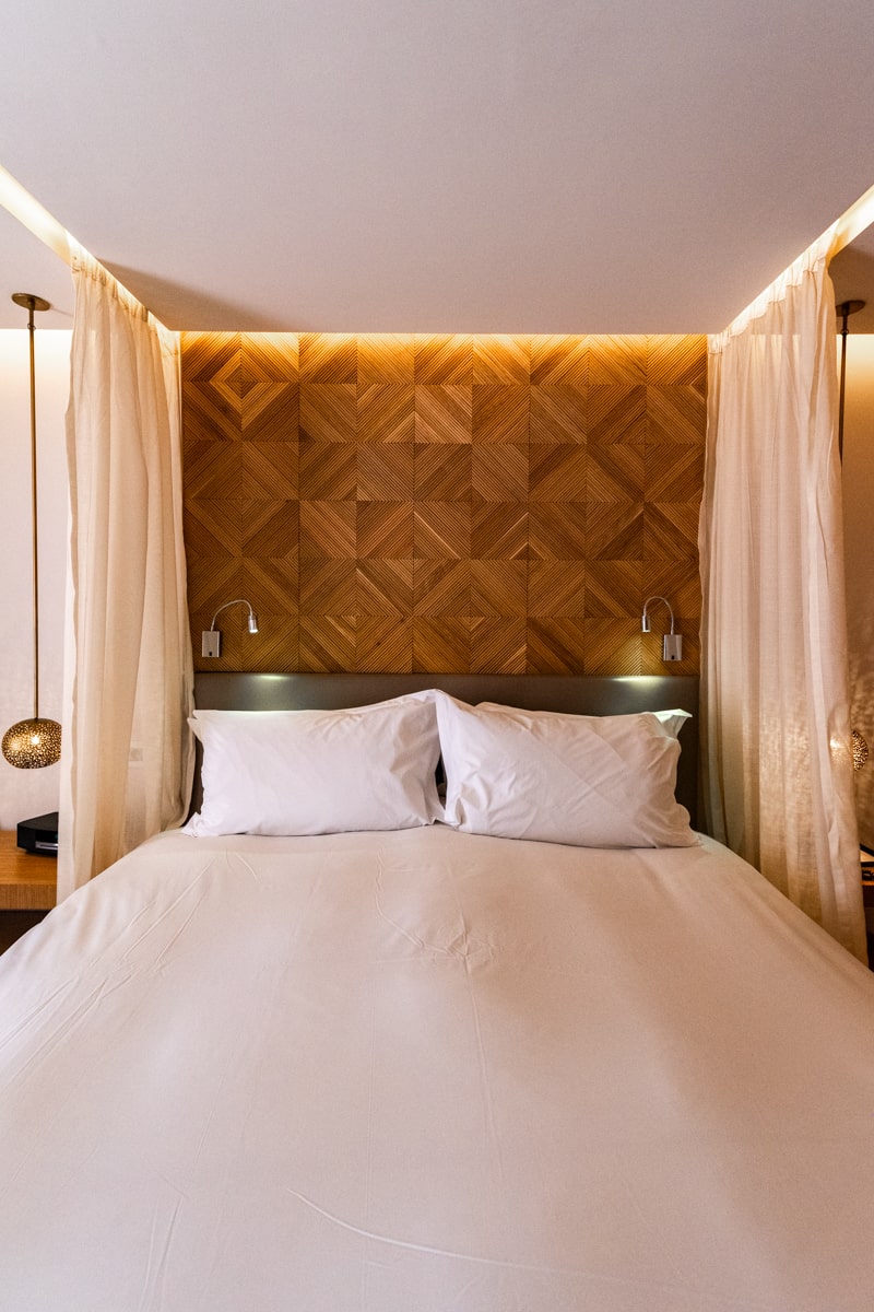Lit de la chambre au Sofitel de Marrakech