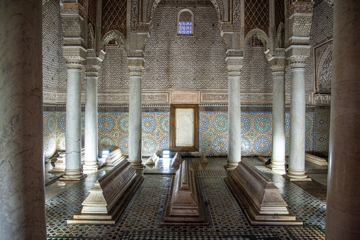 Intérieur des tombeaux Saadiens à Marrakech